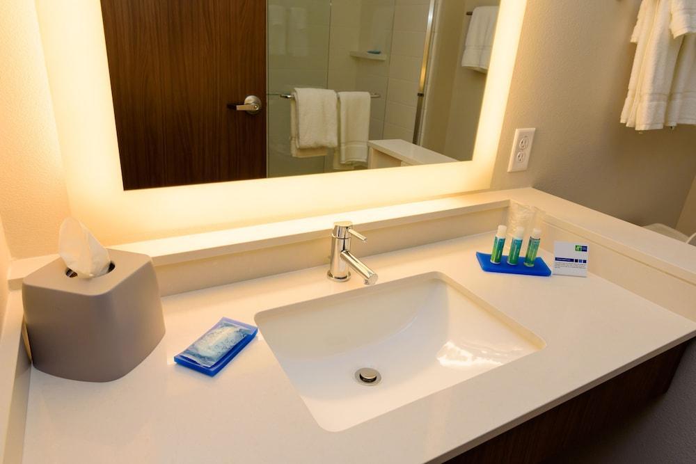 Holiday Inn Express & Suites Mckinney - Frisco East By Ihg Ngoại thất bức ảnh