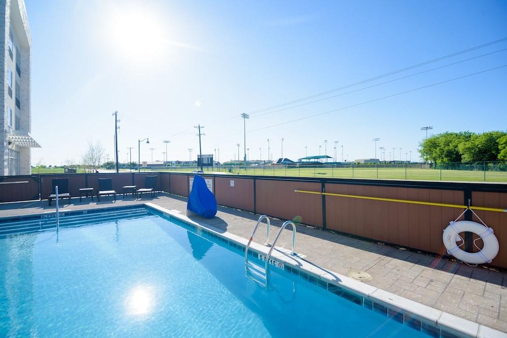 Holiday Inn Express & Suites Mckinney - Frisco East By Ihg Ngoại thất bức ảnh