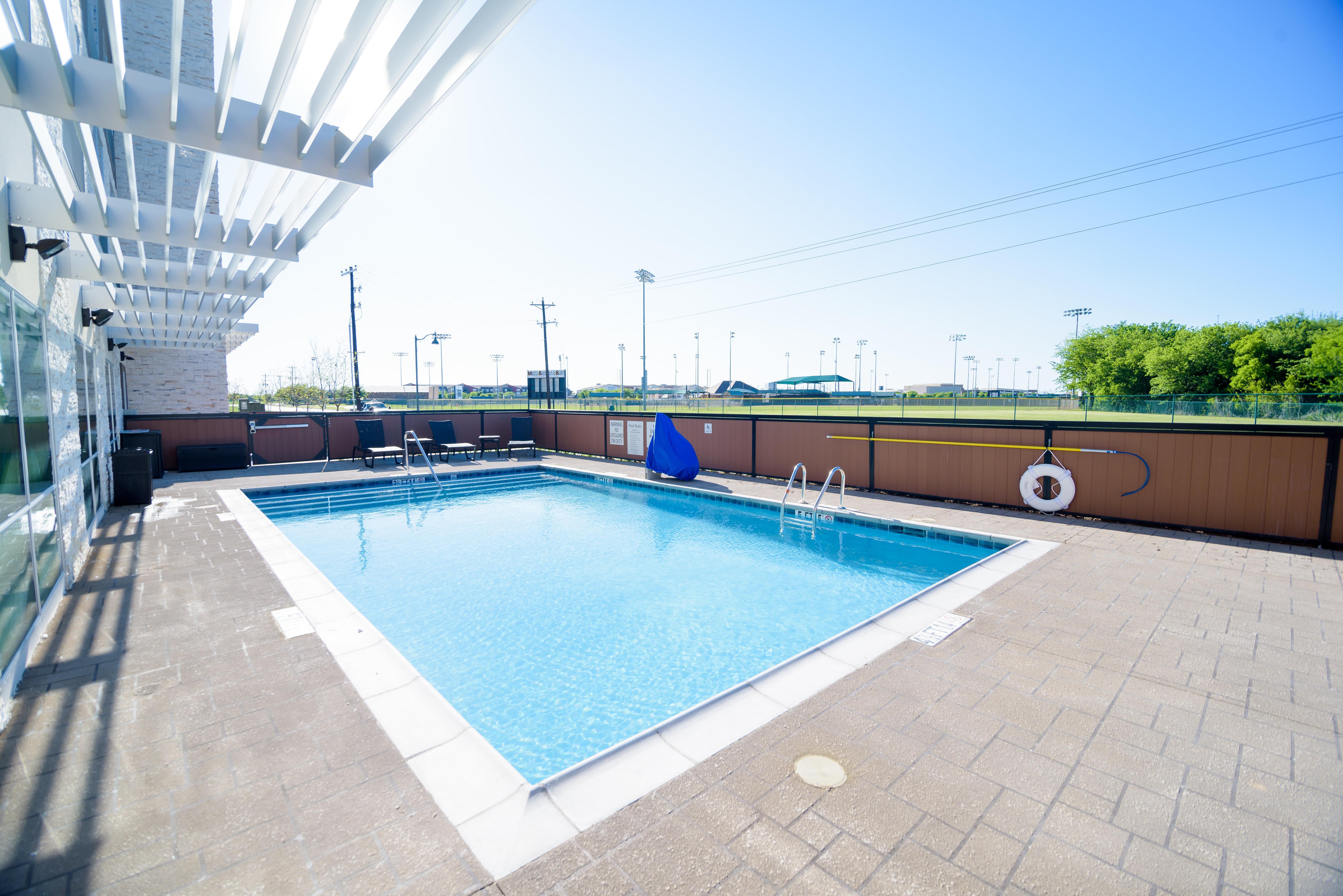 Holiday Inn Express & Suites Mckinney - Frisco East By Ihg Ngoại thất bức ảnh