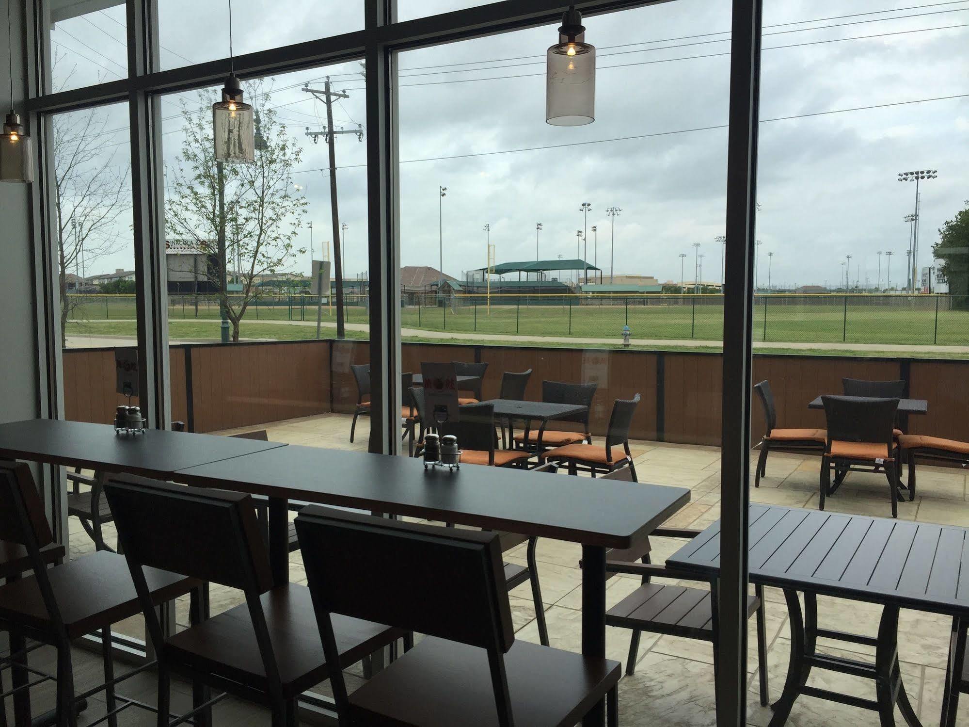 Holiday Inn Express & Suites Mckinney - Frisco East By Ihg Ngoại thất bức ảnh