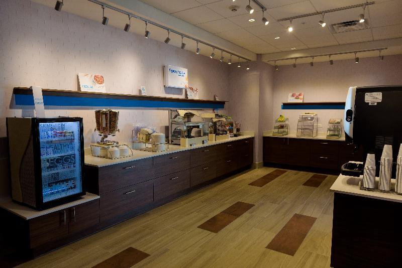 Holiday Inn Express & Suites Mckinney - Frisco East By Ihg Ngoại thất bức ảnh